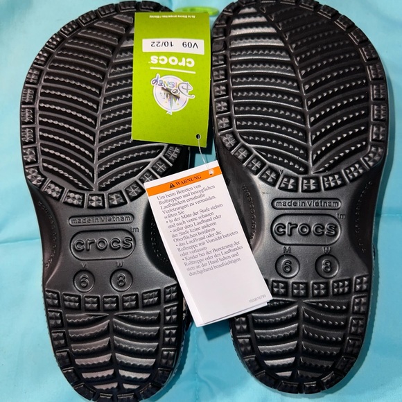 NWT Walt Disney World 50 Crocs - Picture 7 of 8
